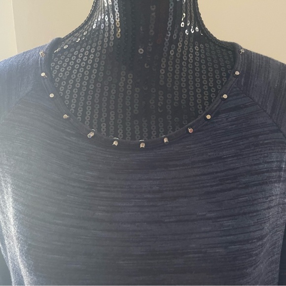 Cleo Blue & Black Heathered Light Knit Top Size Medium - Picture 2 of 13